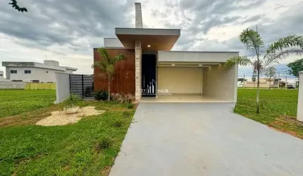 Casa térrea com 3 suítes plenas sendo uma master + Home Office.