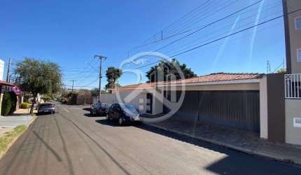 Casa com 3 quartos para alugar na Cidade Jardim, São Carlos , 247 m2 por R$ 3.889