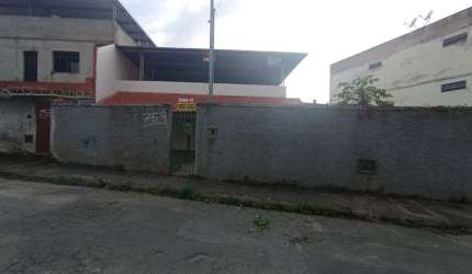 Casa para Venda em Juiz de Fora, Ipiranga, 2 dormitórios, 1 suíte, 2 banheiros, 8 vagas