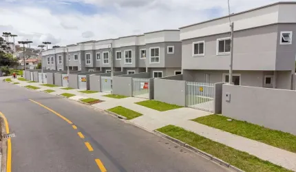 Casa para Venda em Curitiba, Uberaba, 3 dormitórios, 1 suíte, 2 banheiros, 2 vagas