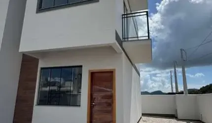 Sobrado á venda no bairro Areias em Tijucas com 69 m², 2 dormitórios ambos suíte