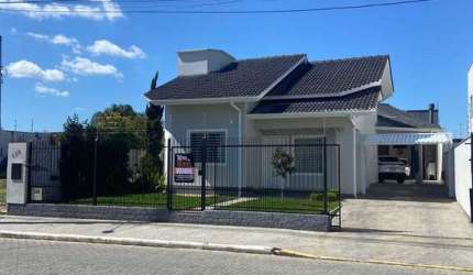 Linda Casa Mobiliada à venda no bairro Universitário em Tijucas
