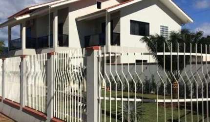 Casa á Venda em Tijucas SC com 244m²,  3 quartos sendo 1 suíte.