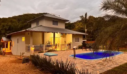 Sítio de porteira fechada á venda com 3.616m², 3 dormitórios sendo todos suíte