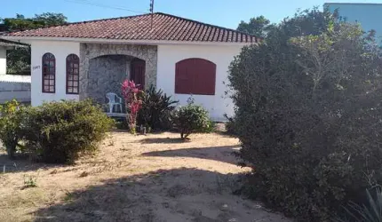 Casa á venda no bairro Praça com 130m² em um amplo terreno de 1.400m²