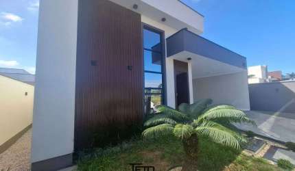 Casa no bairro Areias em Tijucas com 3 quartos sendo 1 suíte e 2 demi com 131 m²