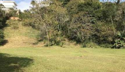 Área em localização privilegiada no Córrego Grande!