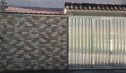 CASA A VENDA EM IMBARIÊ COM 2 QUARTOS