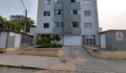 Amplo Apartamento Bairro Água Verde