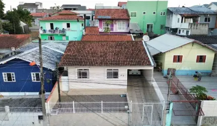 Casa à venda, no Bairro Forquilhas, São José-SC, com 3 quartos, sendo 1 suíte, com 2 vagas