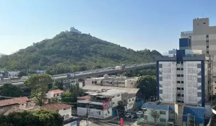 Apartamento 2 quartos com suíte a apenas duas quadras do mar na Praia da Costa