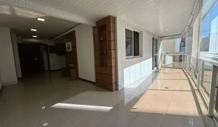 Frente, sol da manhã, 3 quartos com 2 suítes na Praia da Costa!