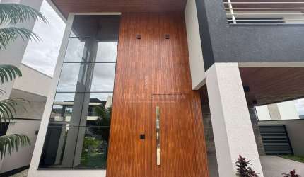 Belíssima Casa 4 Dormitórios sendo 3 Suítes 2 com closed 4 Vagas
