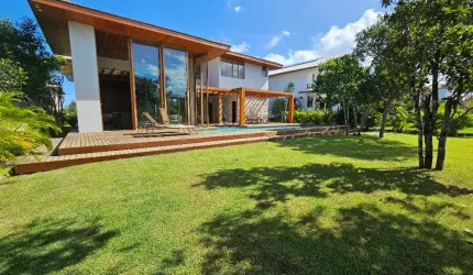 Casa em Praia do Forte com 5 suítes