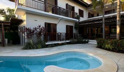 Casa em Praia 6 suítes