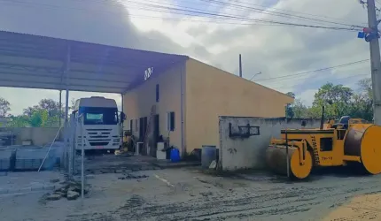 Barracão com excelente estrutura e amplo espaço