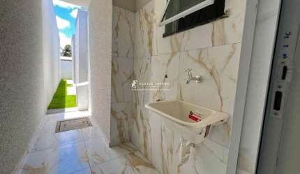 Linda casa Jardim Icaraí 50 metros da estrada velha 5 minutos da praia e do centro de Caucaia