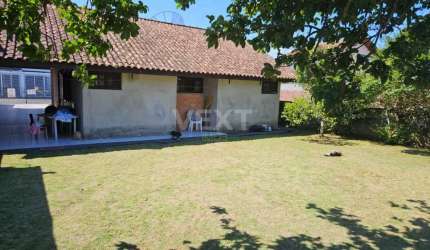 Casa com amplo quintal. codigo: 125378