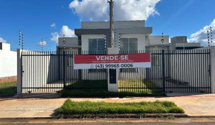 2 casas geminadas , imovel novo .