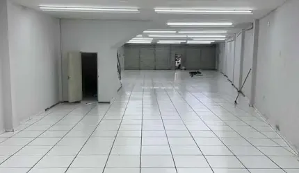 Prédio comercial inteiro na Travessa Padre Eutíquio - Batista Campos