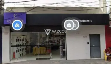 Prédio comercial com elevador de cargas