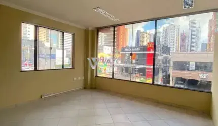 Prédio comercial na Rua Antônio Barreto