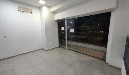 ALUGUEL DE LOJA COMERCIAL DE 100m2 DE FRENTE A PRAIA NO BOQUEIRÃO EM SANTOS - SP
