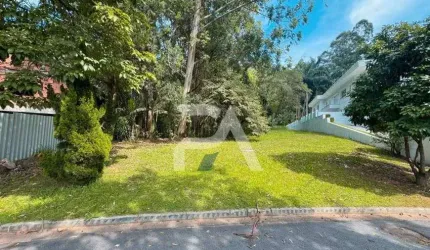 Lote maravilhoso para construir sua belíssima casa, no condomínio Tamboré 1 - Alphaville