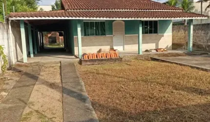 Excelente casa em Quinta-Mariana à Venda