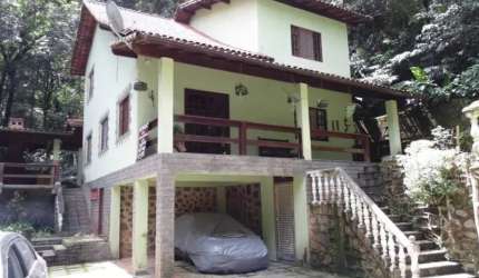 Casa de Condomínio em Guapimirim à Venda
