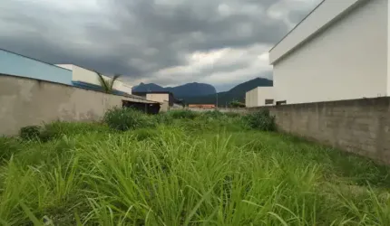 Terreno próximo à Praça da Cotia à Venda