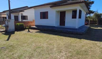 Casa no Morro dos Conventos – Conforto, espaço e natureza perto da praia! O refúgio ideal para quem valoriza paz, ar puro e boa localização.