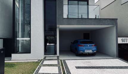 Casa á venda em Condomínio fechado - Santana de Parnaíba/SP