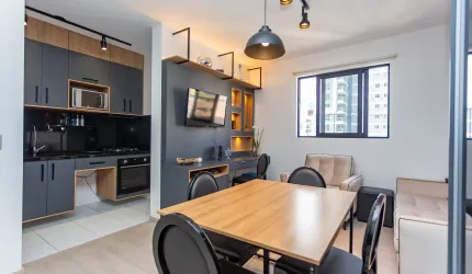 2 Quartos excelente localização ao lado do Shopping Curitiba no Batel!
