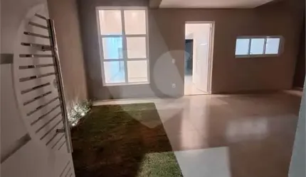 Casa térrea com 3 quartos à venda em Jardim Bom Sucesso - SP