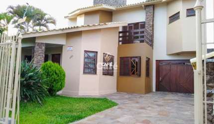 Casa de 3 dormitórios no Bairro Duque de Caxias