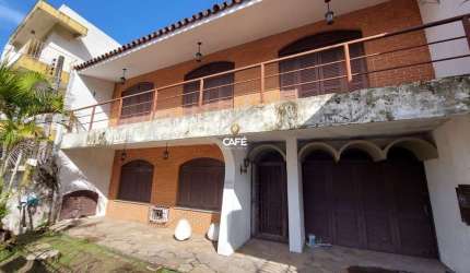 Casa Duplex com 4 Dormitórios, Sala De Estar, Sala De Jantar, 3 Banheiros, Larei