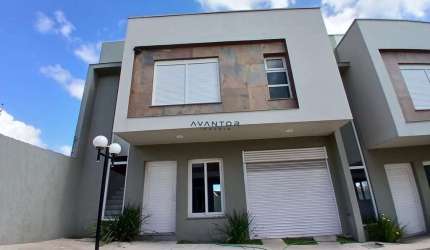 Casa Duplex De 3 Dormitórios, Suíte, Sala De Estar, 2 Banheiros, Cozinha, Área D