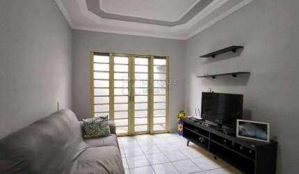 Oportunidade! Casa Residencial à Venda com 3 Dormitórios e Espaço Gourmet