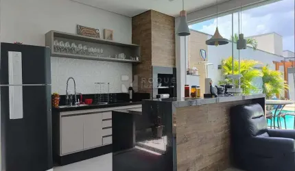 Casa em Condomínio com 4 Dormitórios e Área de Lazer Completa