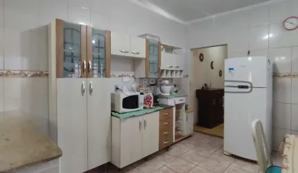 Casa Residencial à venda no bairro Vila Queiroz