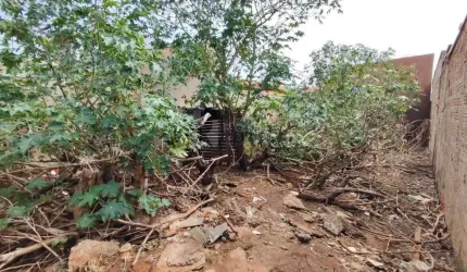Terreno à venda no bairro Jardim Lagoa Nova