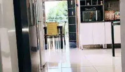 Casa com 3 dormitórios no Jd.Hortência.