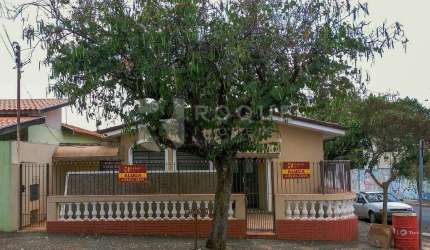 Casa Residencial à venda no bairro Vila Cristovam