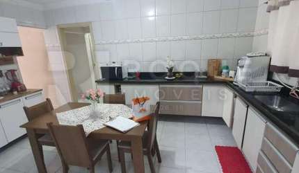 Casa Residencial à venda no bairro Parque Hippolyto