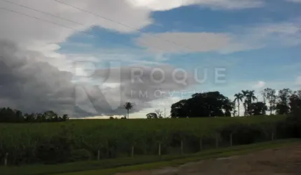 Área à venda no bairro Bairro dos Lopes