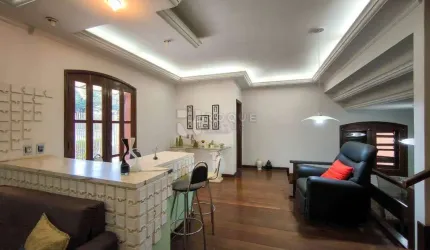 Sobrado Amplo em Condomínio – Conservado e com Excelente Área de Lazer