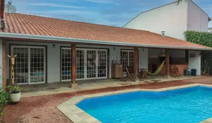 Casa Residencial à Venda – 3 Dormitórios, Espaço Gourmet com Piscina e 4 Vagas