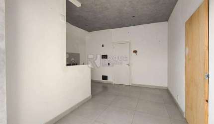 Apartamento Garden à Venda – Quintal Privativo e Sala Estendida com Fechamento em Vidro