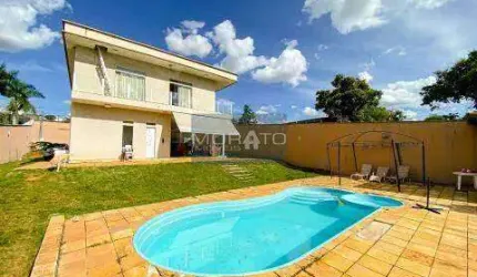 Casa - 5 Quartos sendo 2 Suítes - 6 Vagas - Trevo